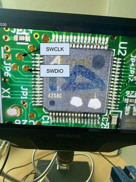 Emplacement des pads SWCLK et SWDIO